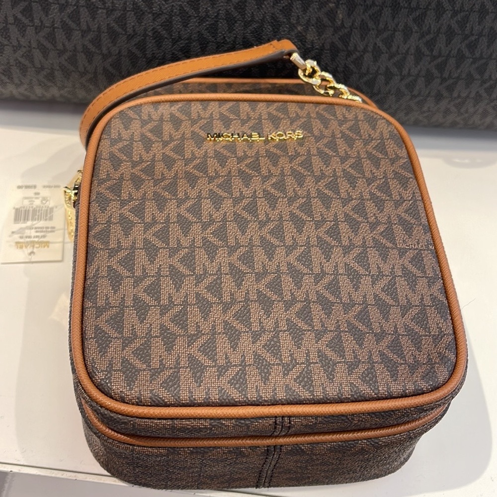 MICHAEL KORS 
Jet Set Travel Medium Logo Crossbody Flight Bag
Style # 35F1GTVC2B - Picture 11 of 16